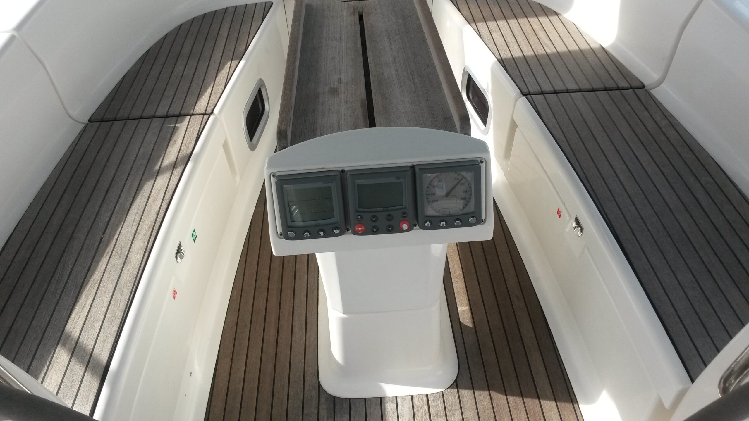 Prima Cabina di prua Dufour 430 SanLuis Charter