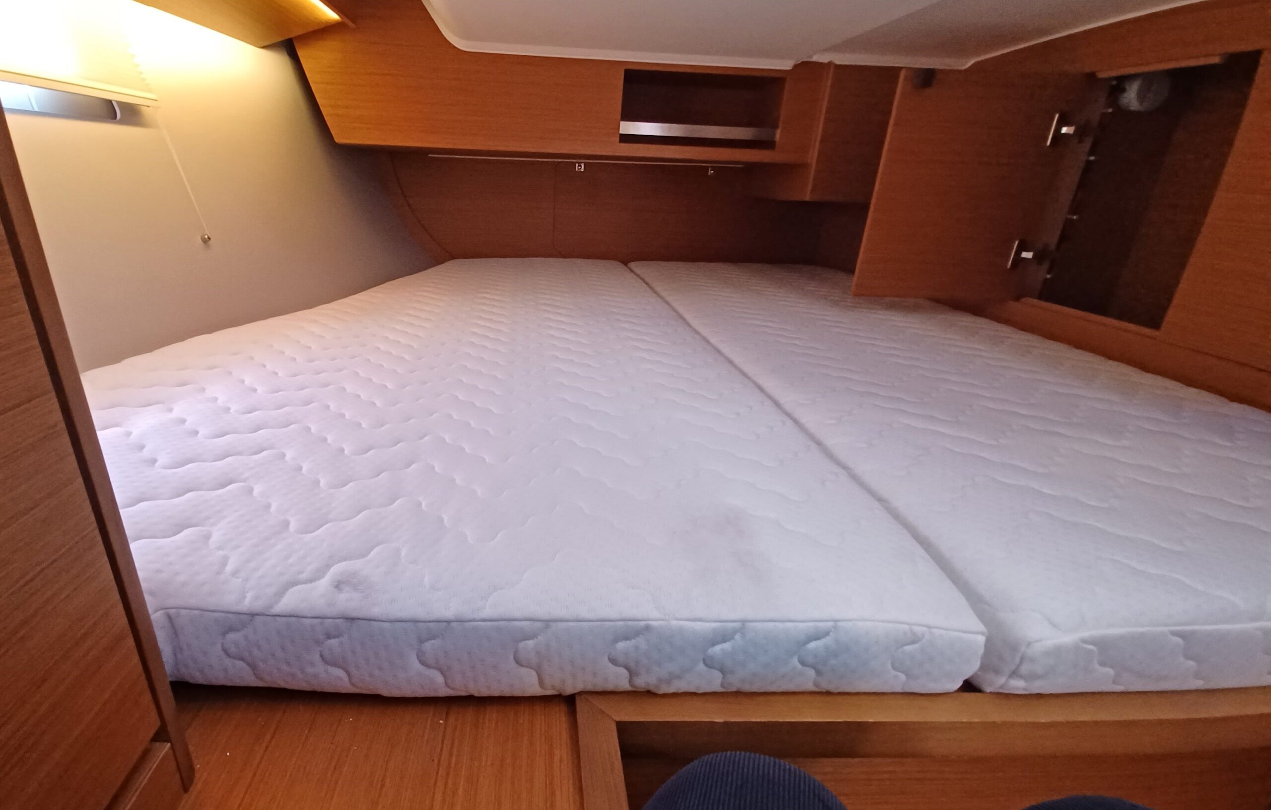 Prima Cabina di prua Dufour 430 SanLuis Charter